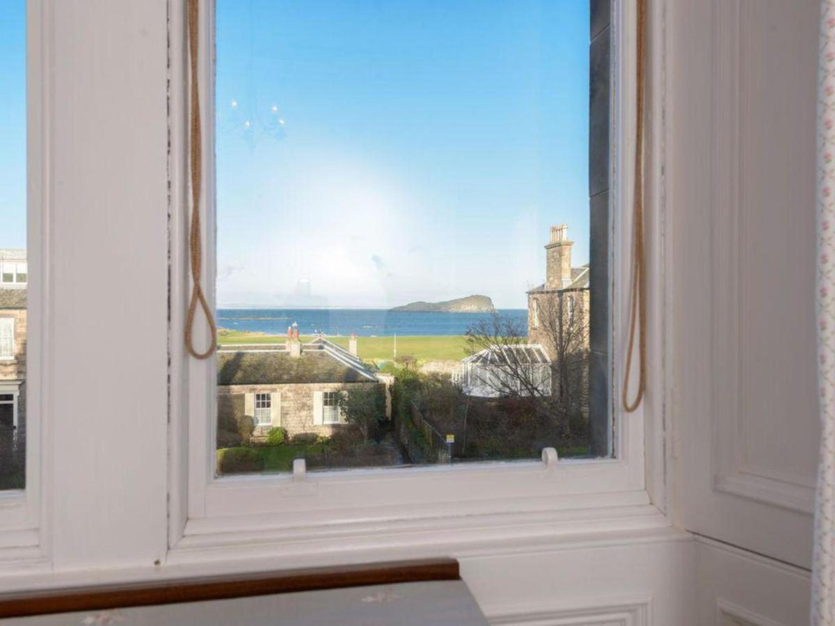 Benholm -Stunning 3-Bed Apartment In North Berwick Bagian luar foto