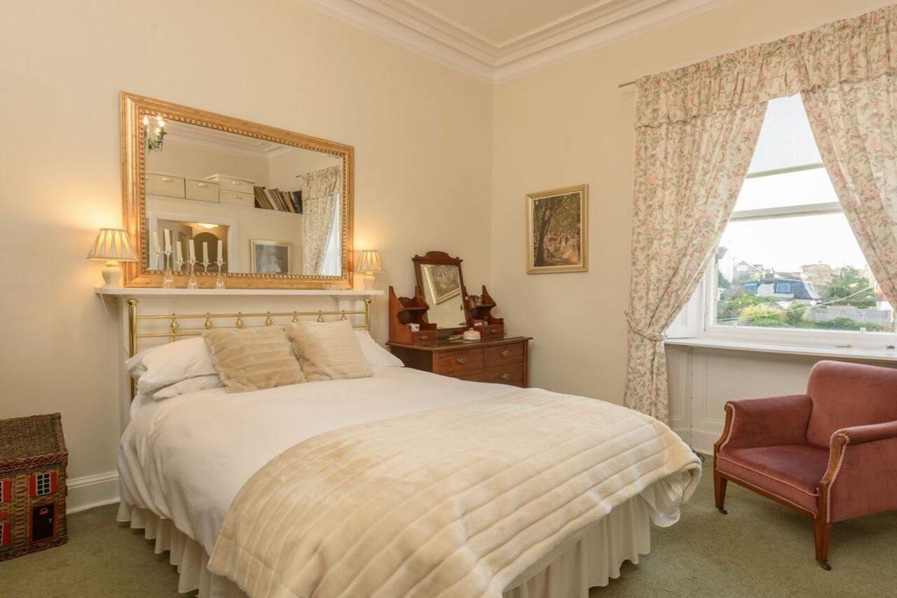 Benholm -Stunning 3-Bed Apartment In North Berwick Bagian luar foto